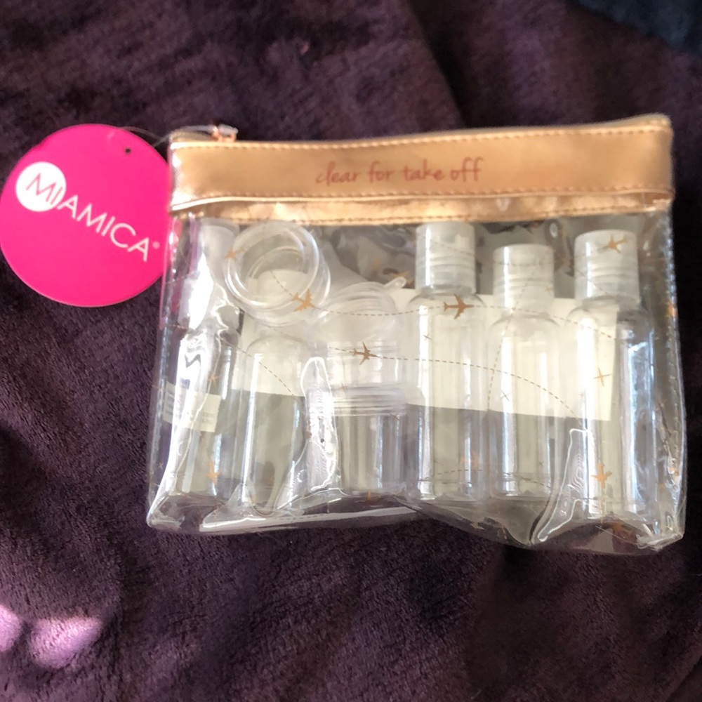 Travel skincare set